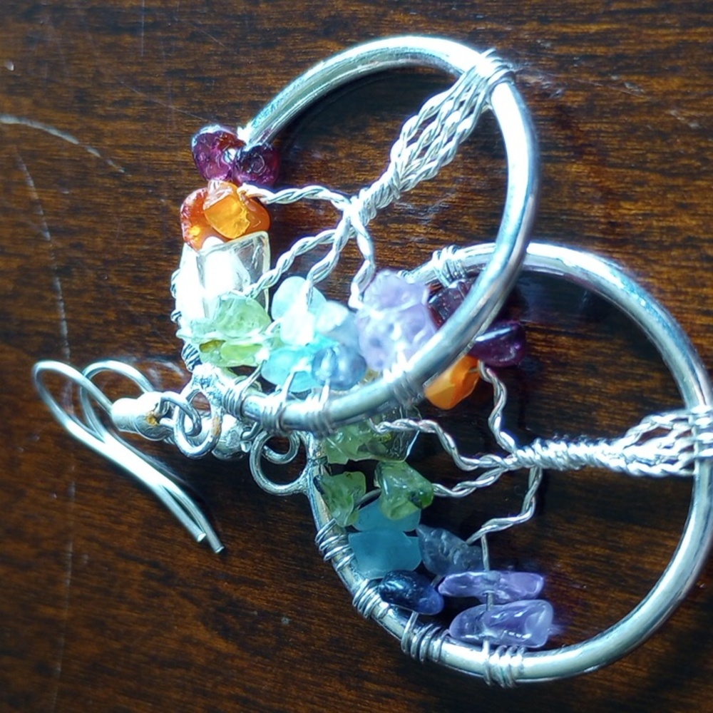 Tree dangle earrings - Picture 4 of 4